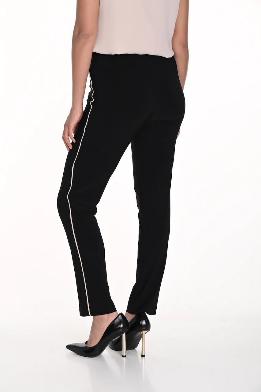Le pantalon flexible de Frank Lyman / 243012